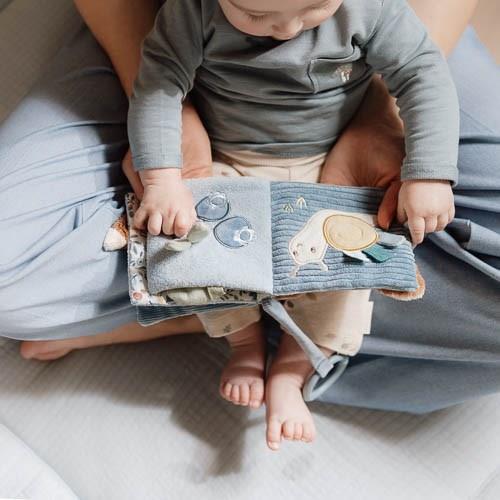 Forest Friends Buggy Booklet Touch & Play – חוברת עגלה רכה עם פעילויות