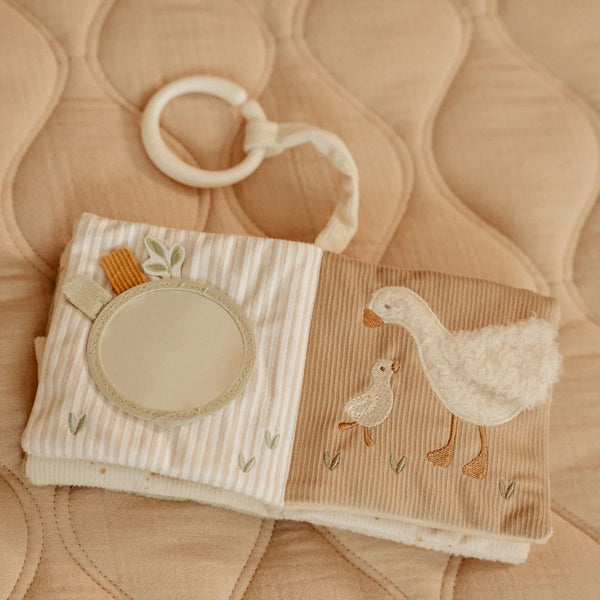 ספר פעילות רך קטן לעגלה NEWBORN NATURALS