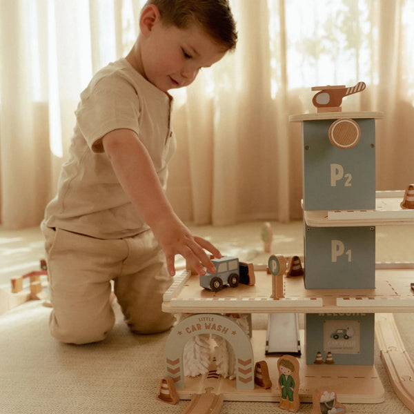 חניון עץ - מוסך