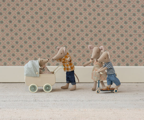 בובת אמא עכברה