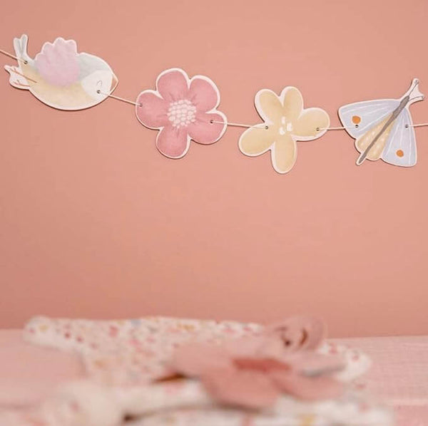 גרלנד – פרחים ופרפרים