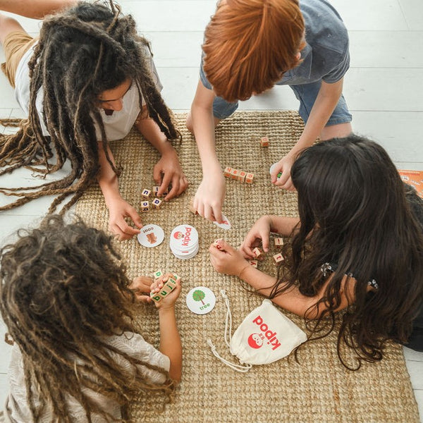 אותיות בקוביות – באנגלית