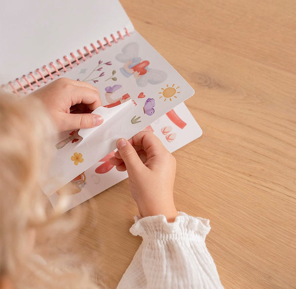 ספר הלבשה ומדבקות – רוזה והחברים