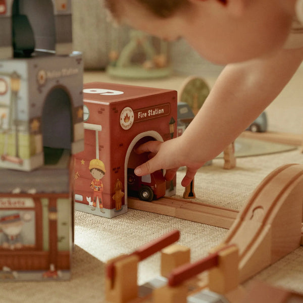 מגדל בלוקים עם רכבים – צבעוני