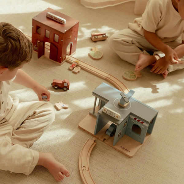 תחנת משטרה מעץ – כחול