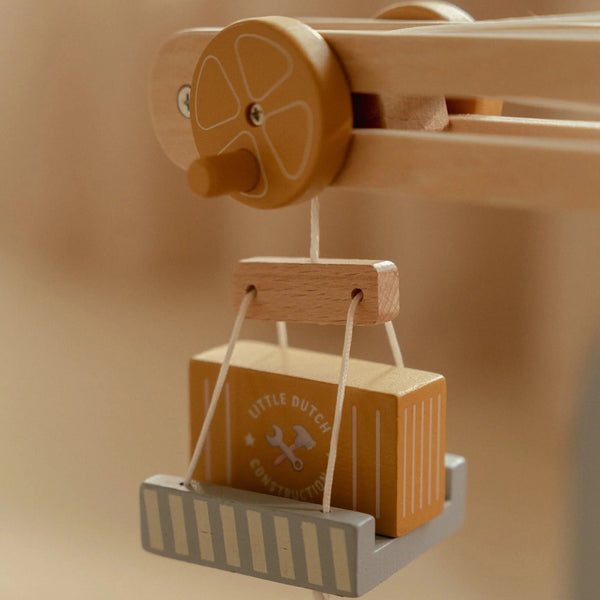 מנוף עץ – צבעוני