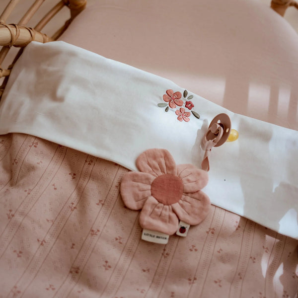 מחזיק מוצץ ורוד – פרח – גן פיות