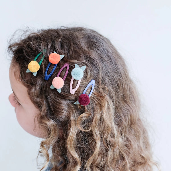 סיכות Pom-pom petal
