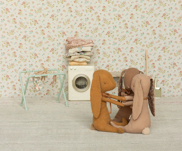 ארנבת רכה עם סרט קשירה – עם מגנטים בידיים