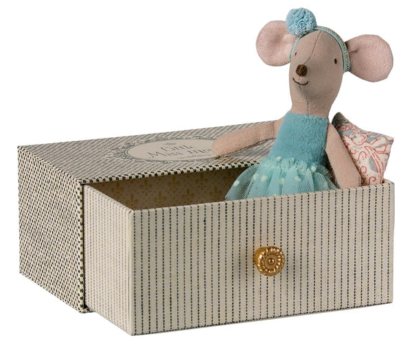 עכברית רקדנית בקופסת תכשיטים, Little sister