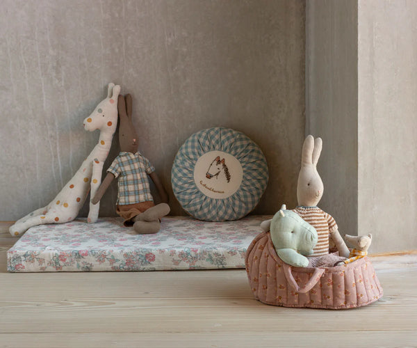 עריסה גדולה - ורודה