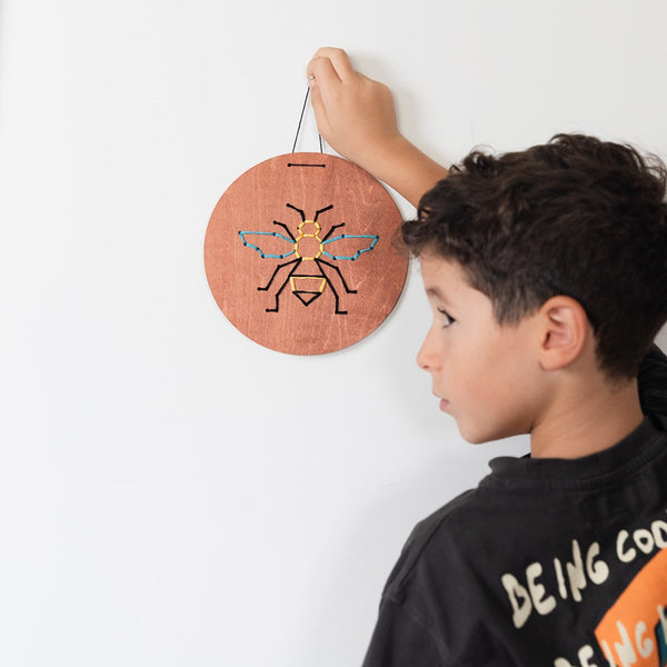 ריקמה על עץ – חרקים