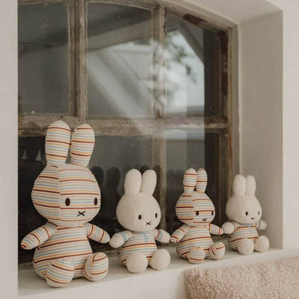 ארנתב Miffy סאני סטריפס 25 ס"מ