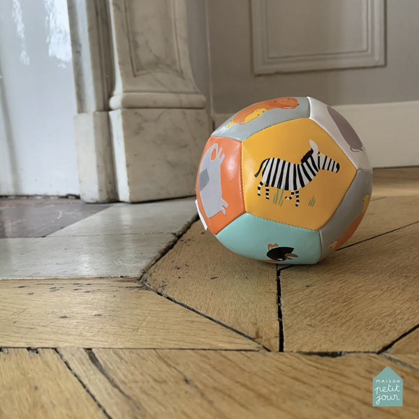 כדור רך קטן חיות בסוואנה