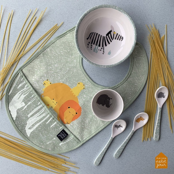 סינר אוכל חיות בסוואנה