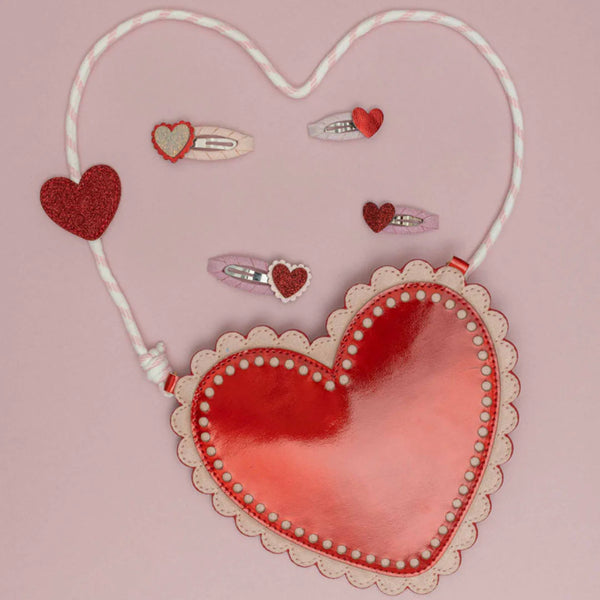 תיק בצורת לב