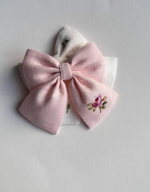 Embroidered hair bow 